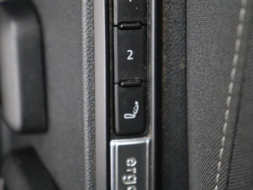 Volkswagen Golf Variant 1.0 TSI Life Business | Memory | Stoel & stuurverwarming | Adaptive Cruise | Camera | Car... ActivLease financial lease