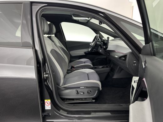 Volkswagen ID.3 First Max 58 kWh [ 3-Fase-11kW ] {SOH-87%} (INCL-BTW) *HEATPUMP | PANO | HEAD-UP | ADAPTIVE-CRUIS... ActivLease financial lease