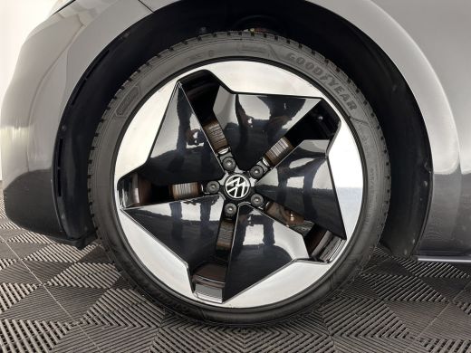 Volkswagen ID.3 First Max 58 kWh [ 3-Fase-11kW ] {SOH-87%} (INCL-BTW) *HEATPUMP | PANO | HEAD-UP | ADAPTIVE-CRUIS... ActivLease financial lease