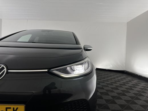 Volkswagen ID.3 First Max 58 kWh [ 3-Fase-11kW ] {SOH-87%} (INCL-BTW) *HEATPUMP | PANO | HEAD-UP | ADAPTIVE-CRUIS... ActivLease financial lease