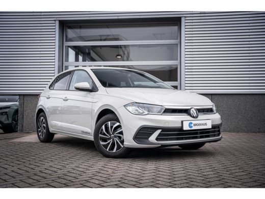 Volkswagen Polo 1.0 TSI Life Edition | Achteruitrijcamera | Airco (automatisch) | Extra getint glas ActivLease financial lease