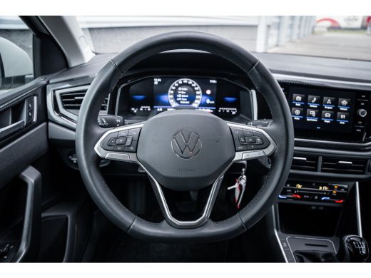 Volkswagen Polo 1.0 TSI Life Edition | Achteruitrijcamera | Airco (automatisch) | Extra getint glas ActivLease financial lease