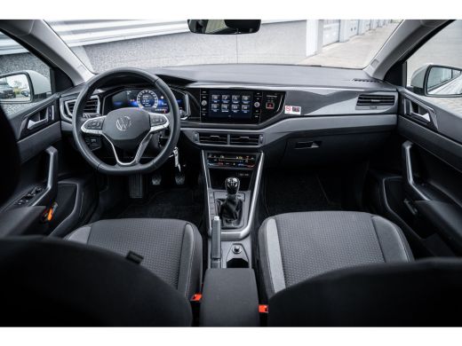 Volkswagen Polo 1.0 TSI Life Edition | Achteruitrijcamera | Airco (automatisch) | Extra getint glas ActivLease financial lease