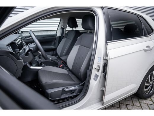 Volkswagen Polo 1.0 TSI Life Edition | Achteruitrijcamera | Airco (automatisch) | Extra getint glas ActivLease financial lease