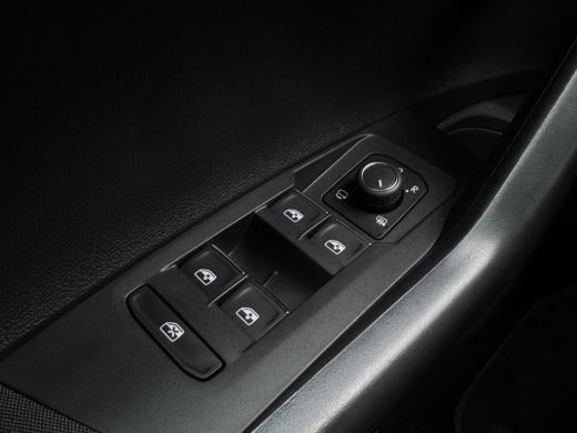 Volkswagen Polo 2.0 TSI GTI TSI 210PK DSG GTI-SPORT CARPLAY/LED/IQ-LIGHT FABRIEKSGARANTIE ActivLease financial lease