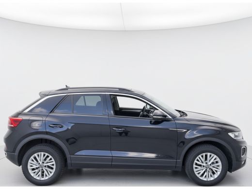 Volkswagen T-Roc TSI 115PK LIFE NAVI/PDC/CARPLAY FABRIEKS GARANTIE ActivLease financial lease