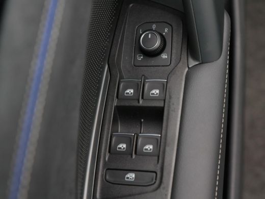 Volkswagen Tayron 1.5 eHybrid 272 Pk Automaat R-Line Edition | Panoramadak | Trekhaak | 20 Inch | Camera | Stuur- e... ActivLease financial lease