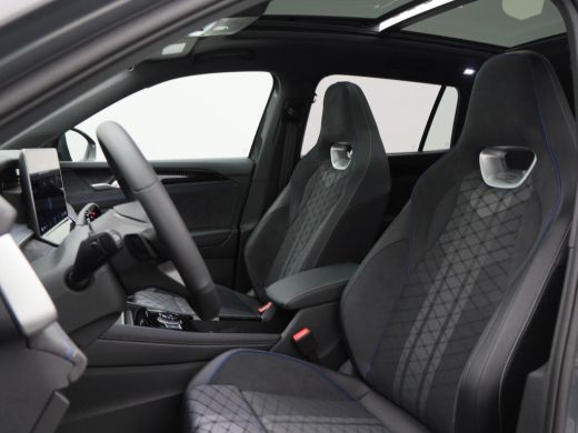 Volkswagen Tayron 1.5 eHybrid 272 Pk Automaat R-Line Edition | Panoramadak | Trekhaak | 20 Inch | Camera | Stuur- e... ActivLease financial lease