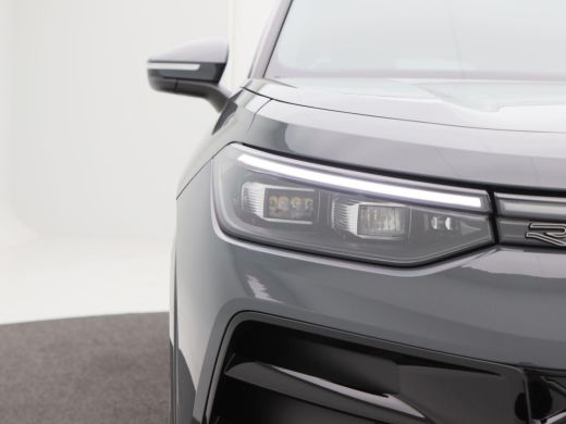 Volkswagen Tayron 1.5 eHybrid 272 Pk Automaat R-Line Edition | Panoramadak | Trekhaak | 20 Inch | Camera | Stuur- e... ActivLease financial lease
