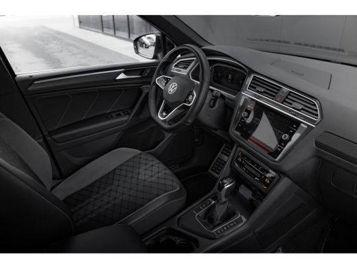 Volkswagen Tiguan 1.5 TSI R-Line Business+ | Camera | Trekhaak | Stoel/Stuurverwarming | ActivLease financial lease