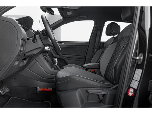 Volkswagen Tiguan 1.5 TSI R-Line Business+ | Camera | Trekhaak | Stoel/Stuurverwarming | ActivLease financial lease