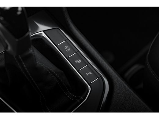 Volkswagen Tiguan 1.5 TSI R-Line Business+ | Camera | Trekhaak | Stoel/Stuurverwarming | ActivLease financial lease