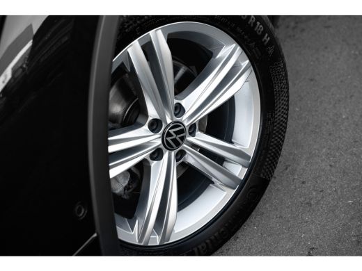 Volkswagen Tiguan 1.5 TSI R-Line Business+ | Camera | Trekhaak | Stoel/Stuurverwarming | ActivLease financial lease