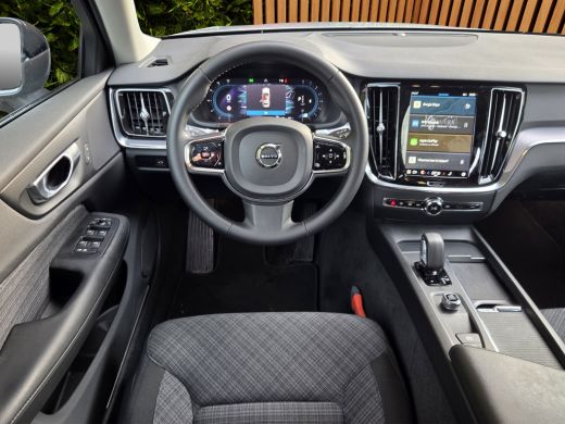 Volvo  V60 2.0 B3 Essential Edition | Heico | Trekhaak | Camera | Stuur/stoelverwarming ActivLease financial lease