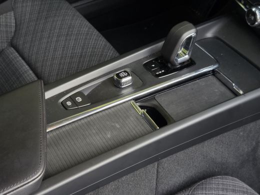 Volvo  V60 2.0 B3 Essential Edition | Heico | Trekhaak | Camera | Stuur/stoelverwarming ActivLease financial lease