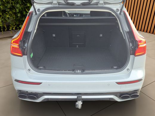 Volvo  V60 2.0 B3 Essential Edition | Heico | Trekhaak | Camera | Stuur/stoelverwarming ActivLease financial lease