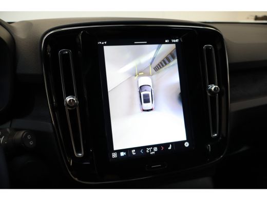 Volvo  XC40 231PK Ultimate Dark | Panoramadak | Trekhaak | 360 | Memory | HK Audio ActivLease financial lease