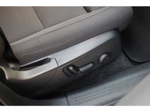 Volvo  XC40 231PK Ultimate Dark | Panoramadak | Trekhaak | 360 | Memory | HK Audio ActivLease financial lease