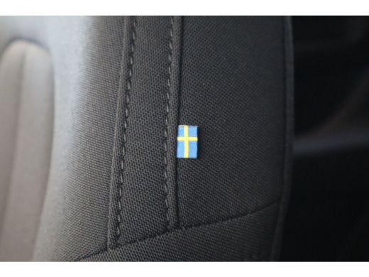 Volvo  XC40 231PK Ultimate Dark | Panoramadak | Trekhaak | 360 | Memory | HK Audio ActivLease financial lease