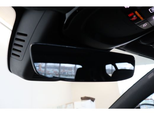 Volvo  XC40 231PK Ultimate Dark | Panoramadak | Trekhaak | 360 | Memory | HK Audio ActivLease financial lease