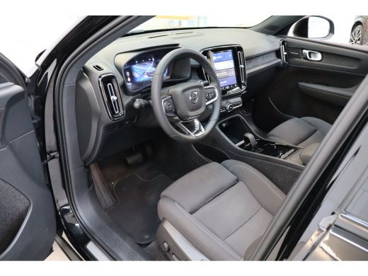Volvo  XC40 231PK Ultimate Dark | Panoramadak | Trekhaak | 360 | Memory | HK Audio ActivLease financial lease