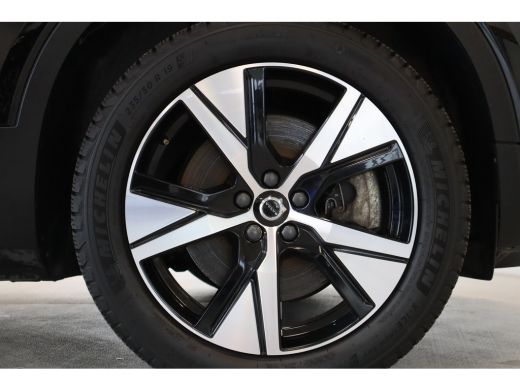 Volvo  XC40 231PK Ultimate Dark | Panoramadak | Trekhaak | 360 | Memory | HK Audio ActivLease financial lease