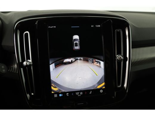 Volvo  XC40 Recharge P8 AWD R-Design | LED | Stoel/Stuurverwarming | Navi | Cruise Adaptive | LED | Camera | ... ActivLease financial lease