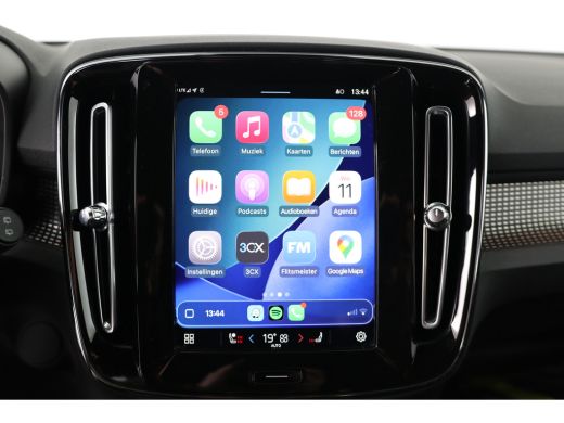 Volvo  XC40 Recharge P8 AWD R-Design | LED | Stoel/Stuurverwarming | Navi | Cruise Adaptive | LED | Camera | ... ActivLease financial lease