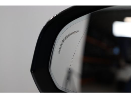 Volvo  XC40 Recharge P8 AWD R-Design | LED | Stoel/Stuurverwarming | Navi | Cruise Adaptive | LED | Camera | ... ActivLease financial lease