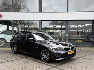 BMW 3 Serie Touring Aut. 320e M-Sport Edition | SoH 89% | Harman Kardon | Leder | Camera | Xenon-LED |