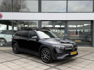 Mercedes-Benz EQB Aut. 250 AMG Sport Ed. 7pers 67 kWh | SoH 93% | Panorama | Sfeer Verlichting | Burmester | Camera |