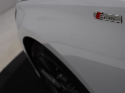 Audi A3 30 TFSI S edition | Stoelverwarming | Park Assist | Sportstoelen | Carplay | Half leder | Virtual... ActivLease financial lease