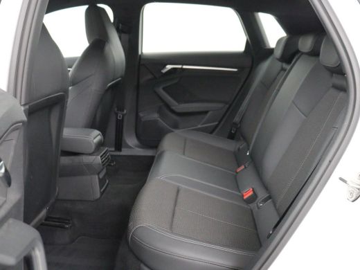 Audi A3 30 TFSI S edition | Stoelverwarming | Park Assist | Sportstoelen | Carplay | Half leder | Virtual... ActivLease financial lease