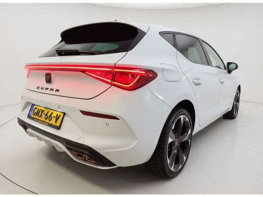CUPRA Leon e-HYBRID 204PK DSG BUSINESS SPORT CARPLAY/KEYLESS/STUURVERW. ActivLease financial lease