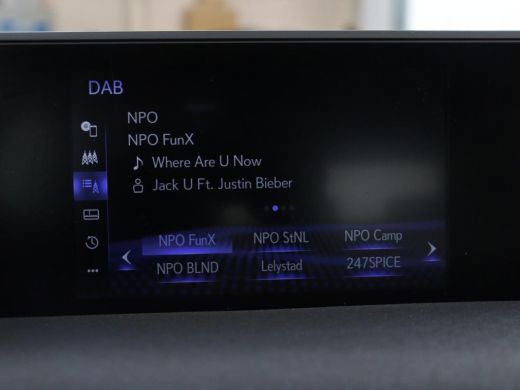 Lexus UX 300e 54 kWh | Alcantara | Adaptive cruise | Carplay | Full LED | Elektrische stoelen | Climate co... ActivLease financial lease