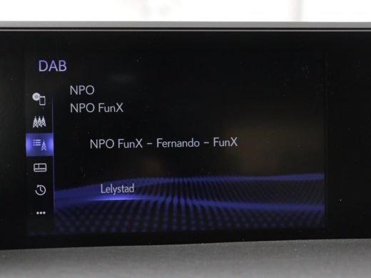 Lexus UX 300e 54 kWh | Alcantara | Adaptive cruise | Carplay | Full LED | Elektrische stoelen | Climate co... ActivLease financial lease