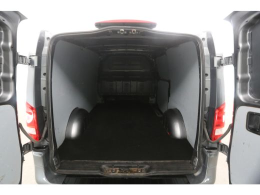 Mercedes-Benz Vito 114 CDI Lang | Aut. | Airco | Adap. Cruise | Camera | 3 Zits | Trekhaak | Carplay | Navi ActivLease financial lease
