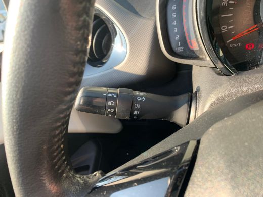 Peugeot 108 1.0 e-VTi Allure Airco | AppleCarplay/ Andoird Auto | Camera | DAB | LMV 15" | ActivLease financial lease