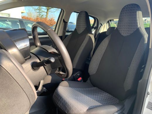 Peugeot 108 1.0 e-VTi Allure Airco | AppleCarplay/ Andoird Auto | Camera | DAB | LMV 15" | ActivLease financial lease