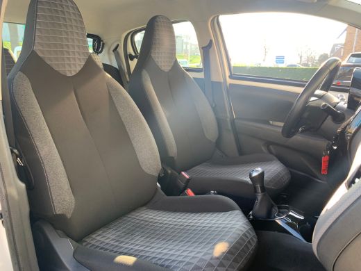 Peugeot 108 1.0 e-VTi Allure Airco | AppleCarplay/ Andoird Auto | Camera | DAB | LMV 15" | ActivLease financial lease