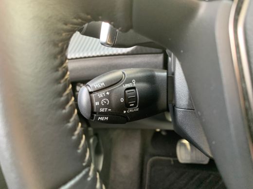 Peugeot 208 1.2 PureTech Allure Airco | AppleCarplay/ Android Auto | Camera | Cruise Control | DAB | LMV 16" ... ActivLease financial lease