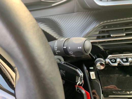 Peugeot 208 1.2 PureTech Allure Airco | AppleCarplay/ Android Auto | Camera | Cruise Control | DAB | LMV 16" ... ActivLease financial lease