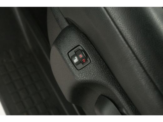 Peugeot Expert 2.0 BlueHDI 122PK L2H1 | Aut. | Clima | Camera | 3 Zits | Carplay | Stoelverw. | Parkeersens. ActivLease financial lease