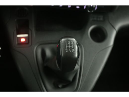 Peugeot Partner 1.5 BlueHDI 102PK L2 | Airco | Cruise | Carplay | 3 Zits | Parkeersens. | Trekhaak ActivLease financial lease