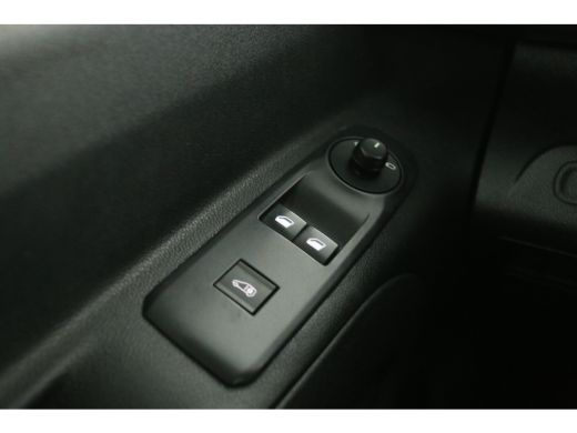 Peugeot Partner 1.5 BlueHDI 102PK L2 | Airco | Cruise | Carplay | 3 Zits | Parkeersens. | Trekhaak ActivLease financial lease