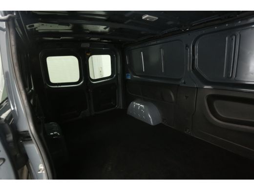 Renault Trafic 2.0 dCi 150PK L2H1 | Aut. | Airco | Cruise | 3 Zits | Trekhaak | Stoelverw. | Parkeersens. ActivLease financial lease