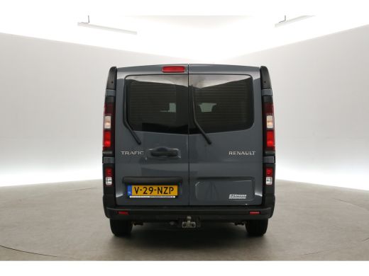Renault Trafic 2.0 dCi 150PK L2H1 | Aut. | Airco | Cruise | 3 Zits | Trekhaak | Stoelverw. | Parkeersens. ActivLease financial lease
