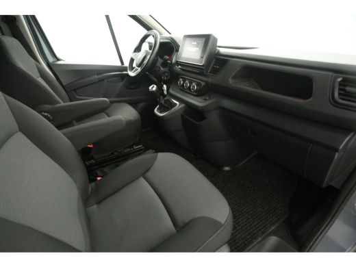 Renault Trafic 2.0 dCi L2H1 | Airco | Cruise | Trekhaak | Carplay | Parkeersens. ActivLease financial lease