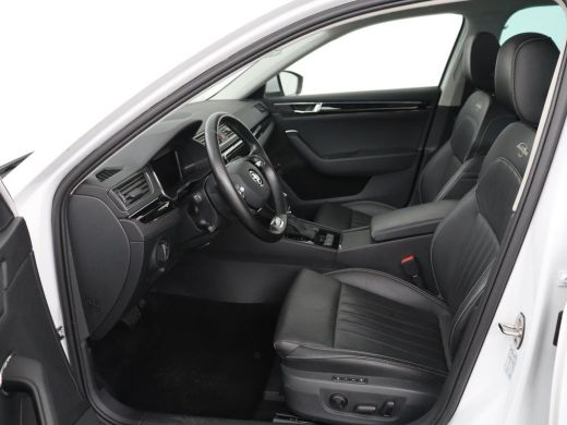 Skoda Superb 1.4 TSI iV Laurin & Klement | Panoramadak | Stoelventilatie | Leder | Trekhaak | Canton Sound | V... ActivLease financial lease