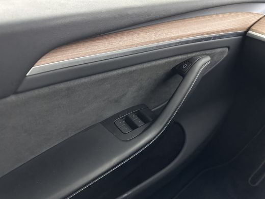 Tesla Model Y RWD 58 kWh [ 3-Fase-11kW ] {SOH-93%} (INCL-BTW) Aut. *HEATPUMP | PANO | LEATHER | AUTO-PILOT | NA... ActivLease financial lease